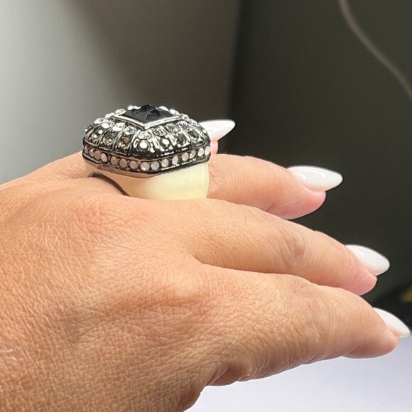 Vintage-Inspired Silver & Black Gemstone Statement Ring Clear Accents size 6.5 - Picture 4 of 7